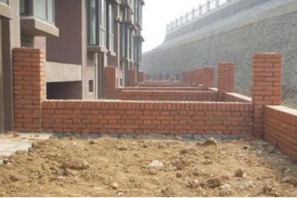 水泥板围墙与其他砌筑搭建围墙原材料简介对比 水泥板围墙与其他砌筑搭建围墙原材料简介对比