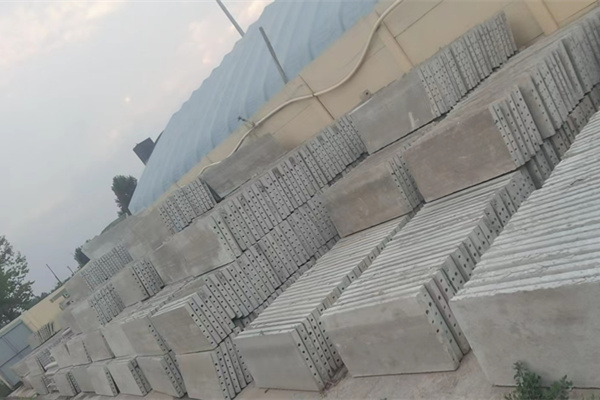 开封水泥围墙板该如何放置？