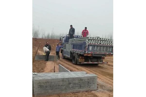 开封灵寿水泥板围墙开始施工实景图